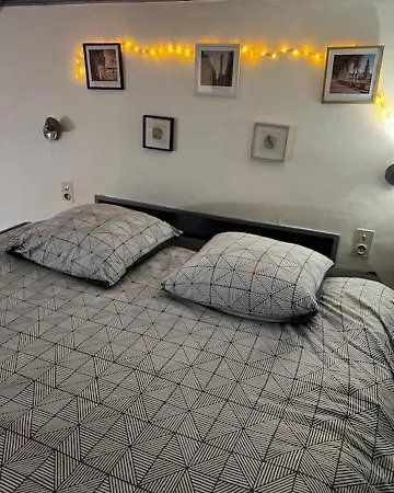 Le St Pierre Face Au Chateau In Apartment