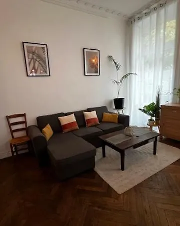 Le St Pierre Face Au Chateau In * 낭트