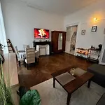 Appartement Le St Pierre Face Au Chateau In Nantes