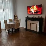 Le St Pierre Face Au Chateau In Nantes