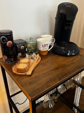 Le St Pierre Face Au Chateau In *